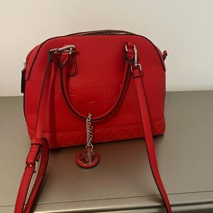 Guess purse. Never worn. 10/10 condition no flaws! Can shop same- next day